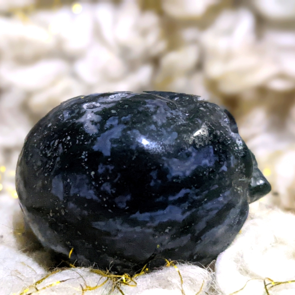 Sapphire Corundum Crystal Skull Gemstone Mineral Witch Goth Boho Festival Hippie - Picture 6 of 7